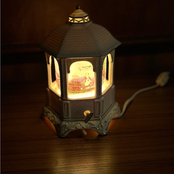 2005 Thomas Kinkade Ceramic Gazebo Music Box Night Light-WORKS! Beautiful! - Picture 5 of 10